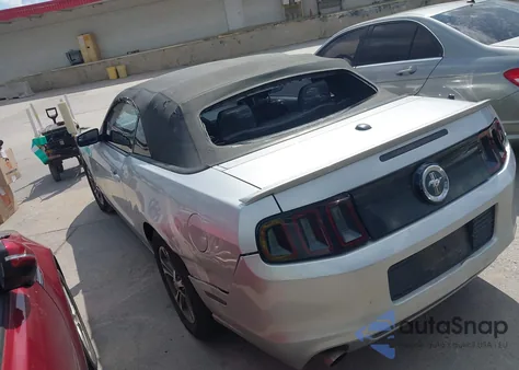 2014 Ford Mustang V6 Premium из США, поврежденный, VIN 1ZVBP8EM6E5199903